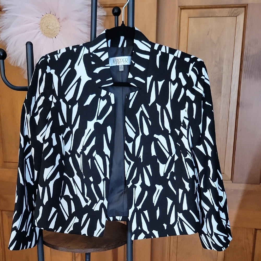 Kasper Women's Black and White Jacket